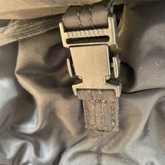 黒のシンプルリュックの画像