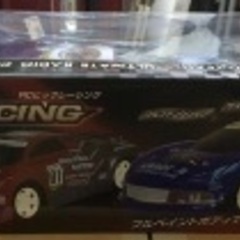 青と赤のラジコンです。よろしくお願いします！