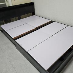 ダブルベッド　黒