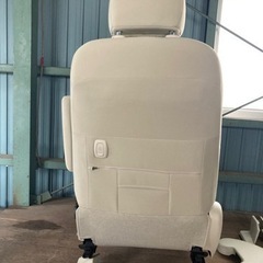 募集中--トヨタ　ポルテ　シート　運転席の画像