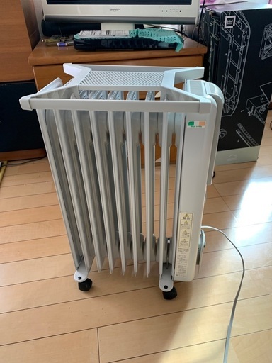 デロンギオイルヒーター　タオル掛けハンガー付き‼️