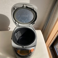 炊飯器の画像