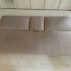 2人掛け　ローソファ　ベッド(ヘタリ等は無いが、猫による傷多数あります)の画像