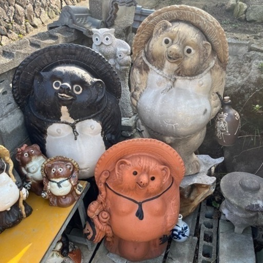 たぬき置物　オブジェ　3体　赤白黒狸庵