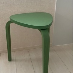 緑のスツール