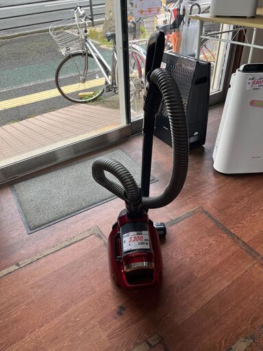 リサイクルショップどりーむ天保山店　No11296　掃除機　サイクロン式　TOSHIBA　2014年製　仕事吸引率290W　VC-C4