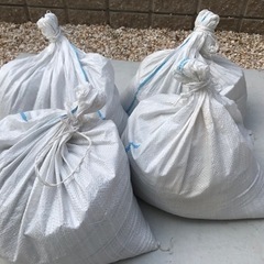 土　土嚢　12袋　無料で差し上げます