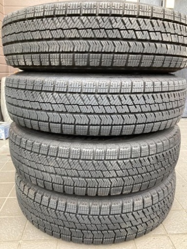 【半額以下】ホイル付きスタッドレスタイヤ　4本セット