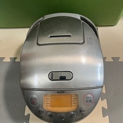 炊飯器 SANYO 5,5合の画像