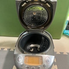 炊飯器 SANYO 5,5合の画像