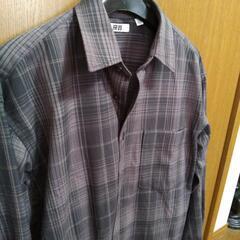 美品メンズ ユニクロ 長袖シャツ S の画像