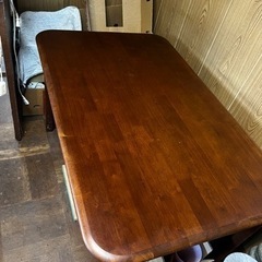 テーブル