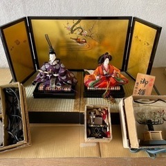 ひな人形、一部破損などあります。