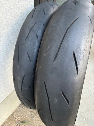 お話中　ダンロップ α14 バリ山　バイクタイヤ