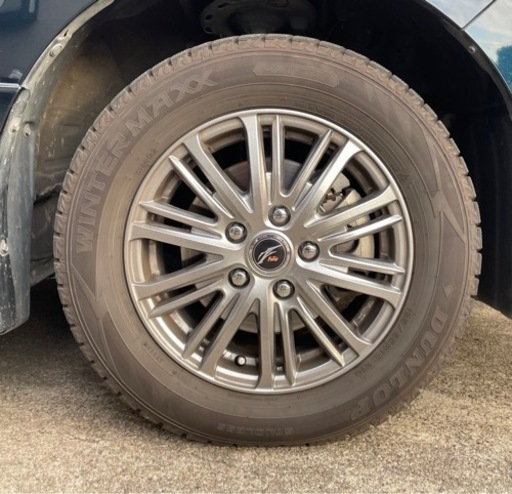 ダンロップウィンターマックスWM02 195/65/R15 スタッドレスタイヤ　ノア　ヴォクシー等