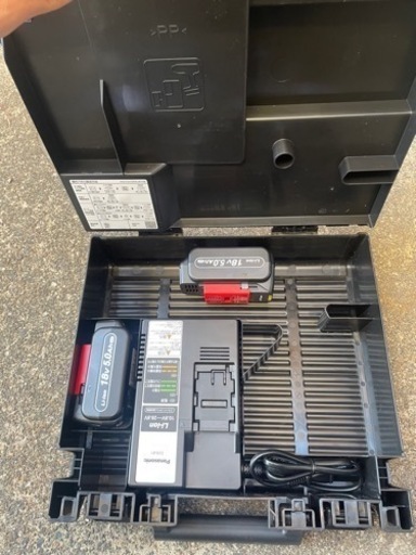 新品未使用Panasonic 18V バッテリー　充電器