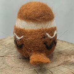 雀のフェルト細工の画像