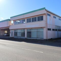 坂東市生子に位置する大型の倉庫です。 - 坂東市