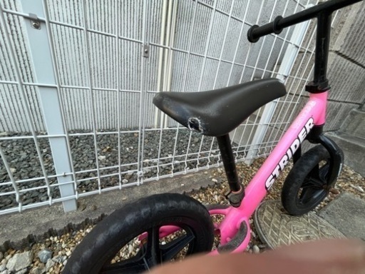 ストライダー　ピンク