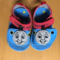 1    再値下げ　きかんしゃトーマス マジックサンダル 13c...