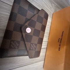 ヴィトン ダミエ 2つ折り財布 ピンクの画像