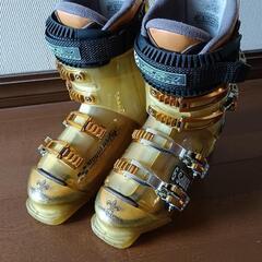GEN　BUMPS9　スキーブーツ