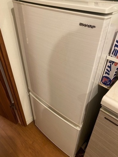 SHARP 冷蔵庫　一人暮らし137L 両開き　2019年製