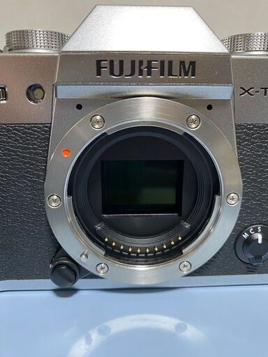 【値下げ】FUJIFILM X-T30　ボディ　シルバー（+純正バッテリー）　売ります