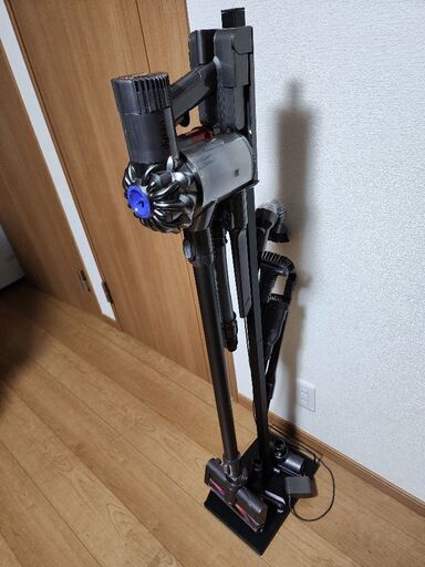 [美品]dyson DC62 掃除機 スタンド付き12点セット（バッテリー交換）