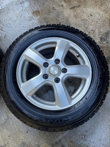 スタッドレス　タイヤ195/65R15