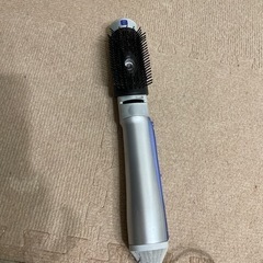 ヘアドライヤー。ナショナル。03年製。長年使いこなしていますので見た感じは綺麗ですが美品とはいえないです。。EH8411。次のドライヤーを購入する迄の間の繋ぎにぜひ如何ですか？の画像