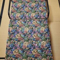 折り畳みベッドの画像