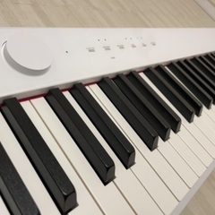 CASIO 電子ピアノ　PX-S1100 ホワイトの画像