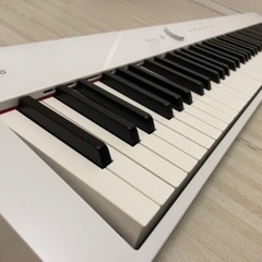 CASIO 電子ピアノ　PX-S1100 ホワイトの画像