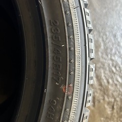 235/45R17 新品スタッドレスの画像