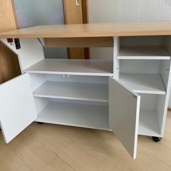 【決まりました】食器棚　バタフライキッチンワゴン　キッチンカウン...