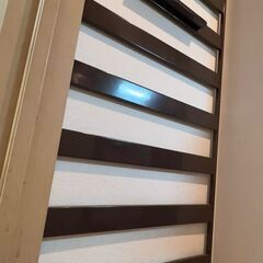 山善 突っ張り パーテーション 壁面収納 ブラウンの画像