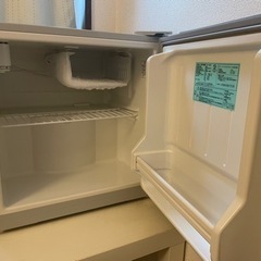 Haiarのキューブ型冷蔵庫の画像