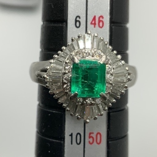 売り切れました。Pt900 プラチナ900 エメラルドリング　ダイヤモンドリング　6.8g 鑑別書付