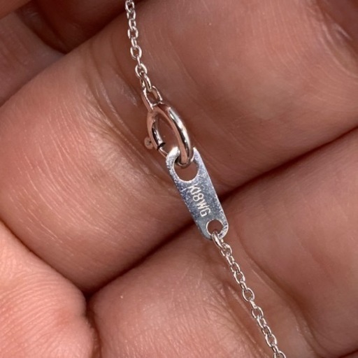 売り切れました。K18WG ダイヤモンドネックレス　ピンクダイヤモンド　2.3g 約41cm