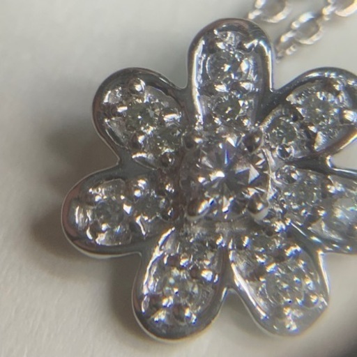 売り切れました。K18WG ダイヤモンドネックレス　ピンクダイヤモンド　2.3g 約41cm