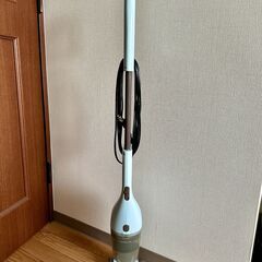 サイクロンスティック型クリーナー　コード式掃除機