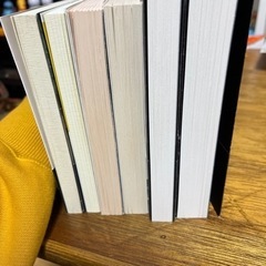 本、一冊100円です。の画像