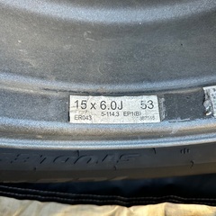 美品【4ヶ月のみ使用】スタッドレスタイヤ（ホイール付き）195/65R15 【ピレリ】の画像