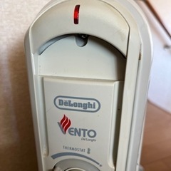 デロンギ　オイルヒーター　V551115EFS F字型フィン11枚の画像