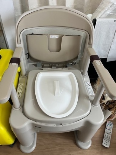 ポータブルトイレ　ラフィーネ　新品未使用