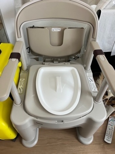 ポータブルトイレ　ラフィーネ　新品未使用