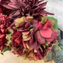 結婚式 ウェルカムスペース装飾 受付装飾 造花 赤造花 ワインレッド造花の画像