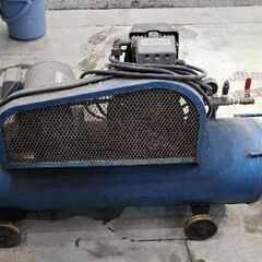 値下げしました　エアコンプレッサ　レシプロコンプレッサ　岩田　イワタ　200Vの画像