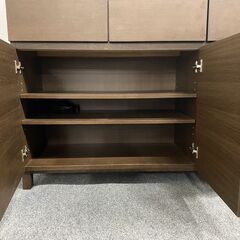 無印良品/MUJI｜サイドボードキャビネット｜収納棚｜ブラウン｜ 人気の無印良品(MUJI)のウォールナット材キャビネット・木製扉です